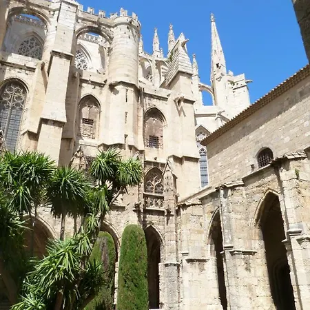 A L'ombre De La Cathedrale * 나르본